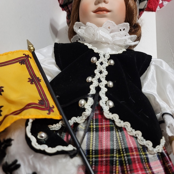 24 inch Porcelain Fiona Doll - Picture 8 of 13